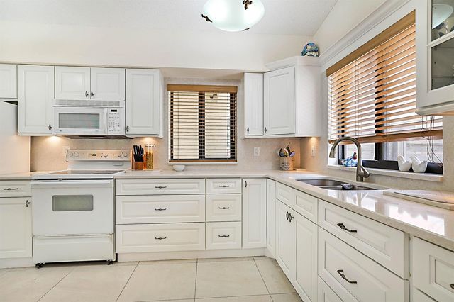 21612 CASA MONTE Court, Boca Raton, FL 33433