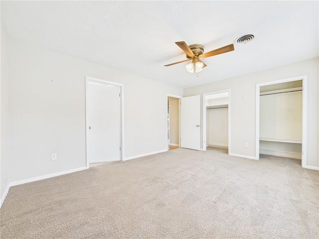 902 Briar Bend Court, Bryan, TX 77802