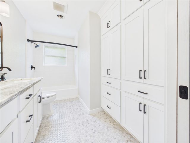 902 Briar Bend Court, Bryan, TX 77802