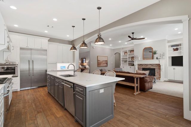 706 Oyster Creek Drive, Sugar Land, TX 77478