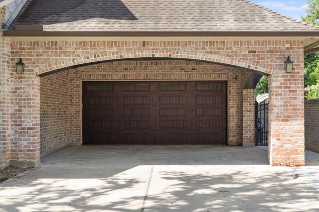 706 Oyster Creek Drive, Sugar Land, TX 77478