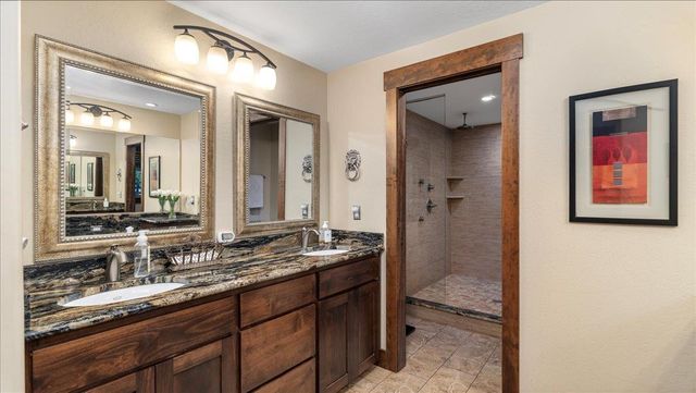 1622 W Fairway Dr, Spokane, WA 99218