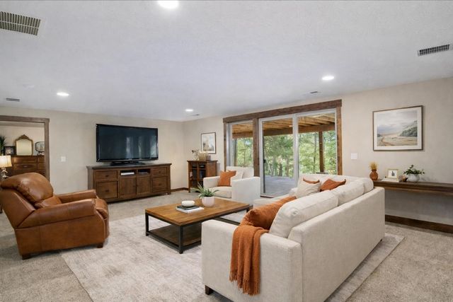 1622 W Fairway Dr, Spokane, WA 99218