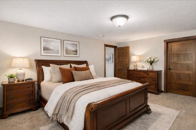 1622 W Fairway Dr, Spokane, WA 99218