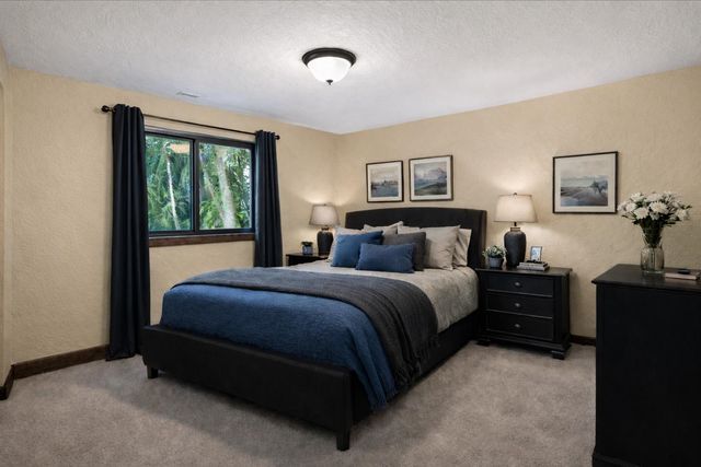 1622 W Fairway Dr, Spokane, WA 99218