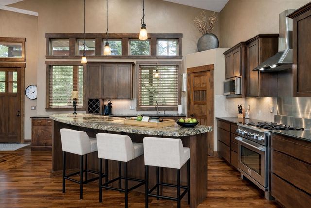 1622 W Fairway Dr, Spokane, WA 99218