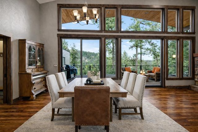 1622 W Fairway Dr, Spokane, WA 99218