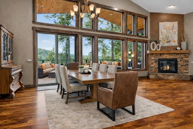 1622 W Fairway Dr, Spokane, WA 99218