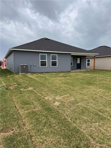1728 Pittman Street, Gentry, AR 72734