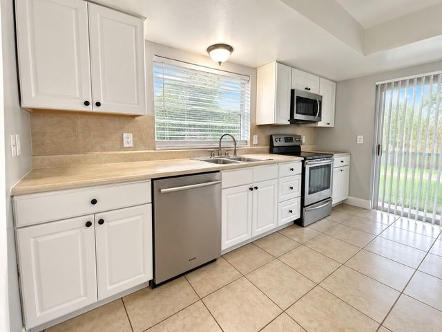 1223 LA MESA AVENUE, Winter Springs, FL 32708