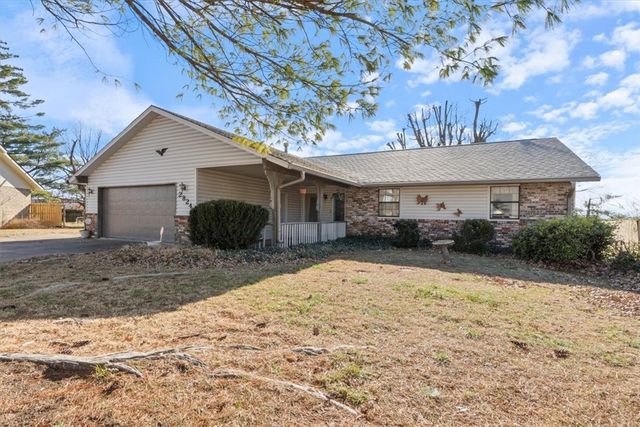 2824 Parkwood Circle, Rogers, AR 72756