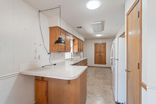 2824 Parkwood Circle, Rogers, AR 72756