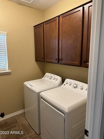 946 W Basswood Avenue, San Tan Valley, AZ 85140