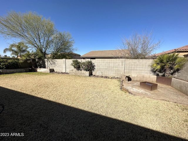 946 W Basswood Avenue, San Tan Valley, AZ 85140