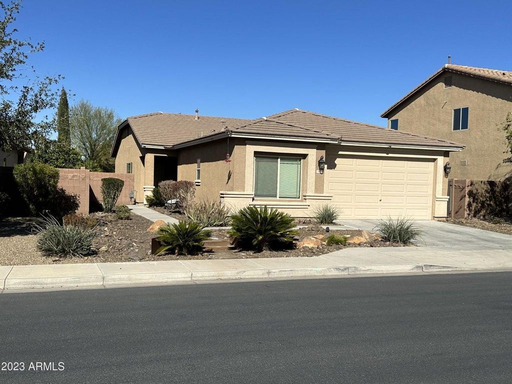 946 W Basswood Avenue, San Tan Valley, AZ 85140