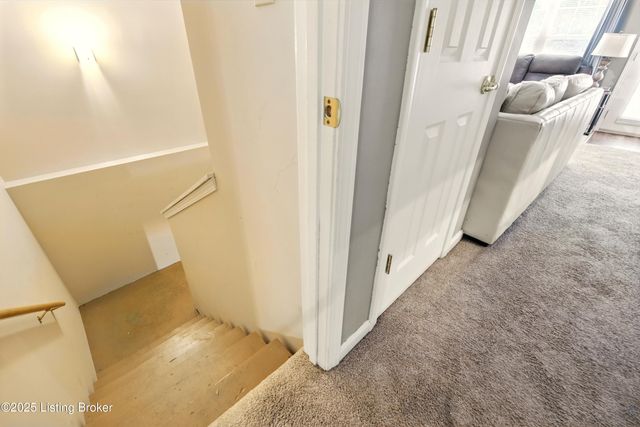 225 Crescent Hill Pl APT 105, Louisville, KY 40206