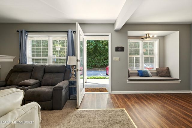 225 Crescent Hill Pl APT 105, Louisville, KY 40206