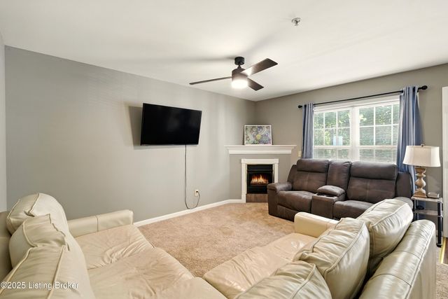 225 Crescent Hill Pl APT 105, Louisville, KY 40206