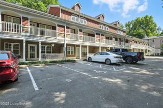 225 Crescent Hill Pl APT 105, Louisville, KY 40206