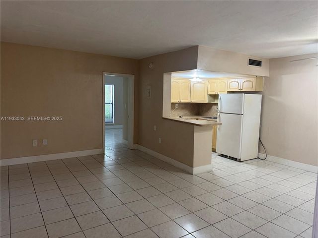 1280 W 54th St 209B, Hialeah, FL 33012