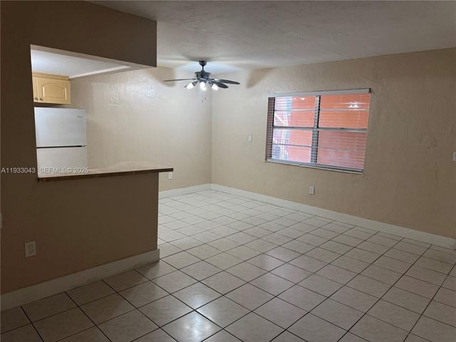 1280 W 54th St 209B, Hialeah, FL 33012