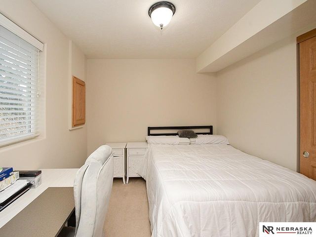 4562 S 189th Street, Omaha, NE 68135