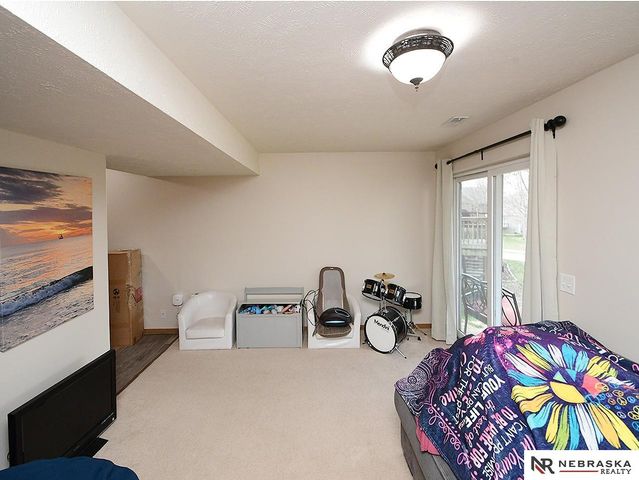 4562 S 189th Street, Omaha, NE 68135