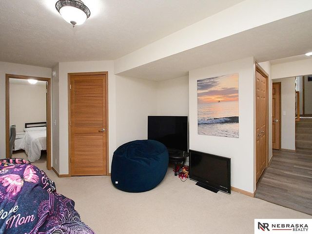 4562 S 189th Street, Omaha, NE 68135