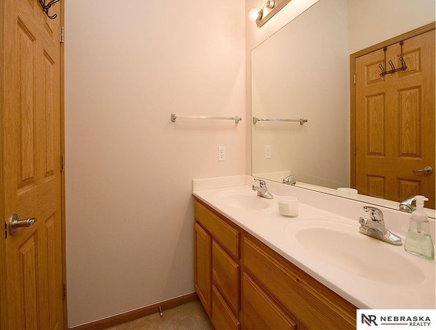 4562 S 189th Street, Omaha, NE 68135