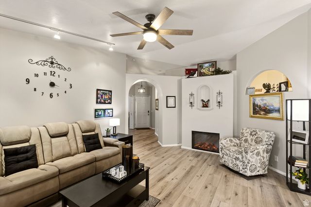 544 S FIESTA DR, Ivins, UT 84738