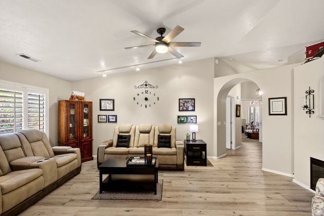 544 S FIESTA DR, Ivins, UT 84738