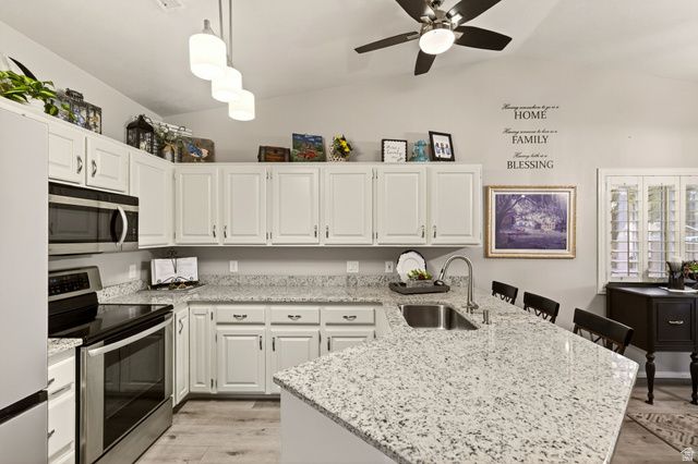 544 S FIESTA DR, Ivins, UT 84738