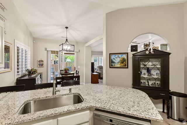 544 S FIESTA DR, Ivins, UT 84738