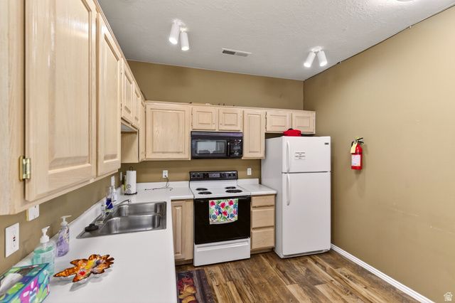 544 S FIESTA DR, Ivins, UT 84738