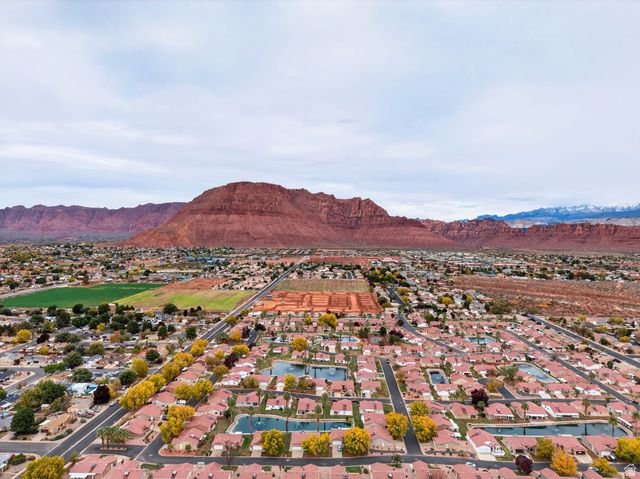 544 S FIESTA DR, Ivins, UT 84738
