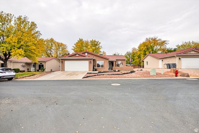 544 S FIESTA DR, Ivins, UT 84738