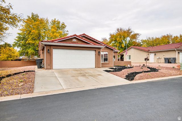 544 S FIESTA DR, Ivins, UT 84738
