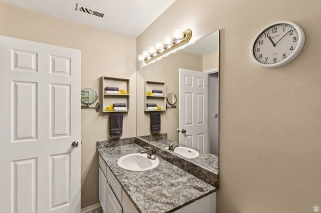 544 S FIESTA DR, Ivins, UT 84738