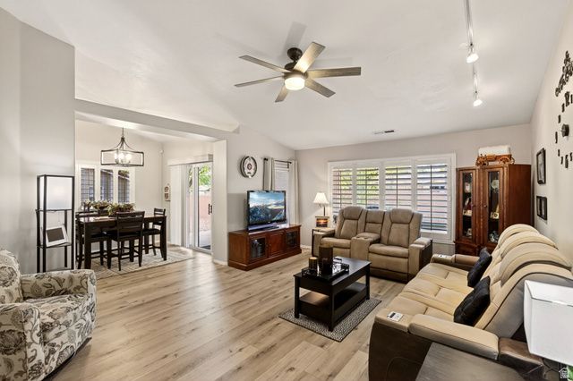 544 S FIESTA DR, Ivins, UT 84738