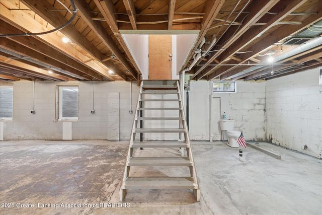 1226 N Hayford Avenue, Lansing, MI 48912