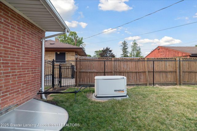 1226 N Hayford Avenue, Lansing, MI 48912