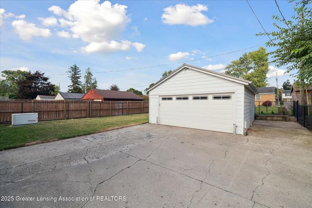 1226 N Hayford Avenue, Lansing, MI 48912