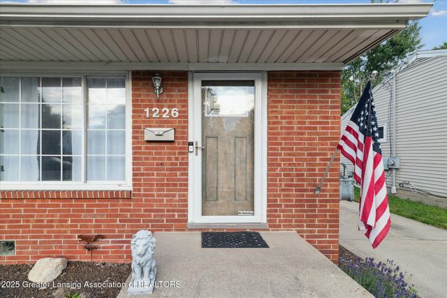 1226 N Hayford Avenue, Lansing, MI 48912