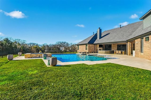3911 Cedarcrest Court, Flower Mound, TX 75022
