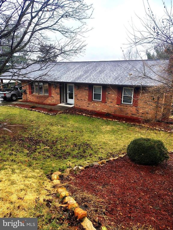 20 GLOUCESTER RD, Front Royal, VA 22630