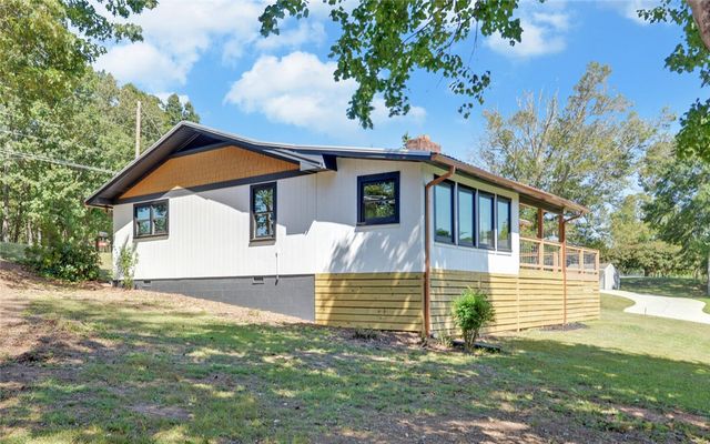 1036 Lightwood Road, Hartwell, GA 30643