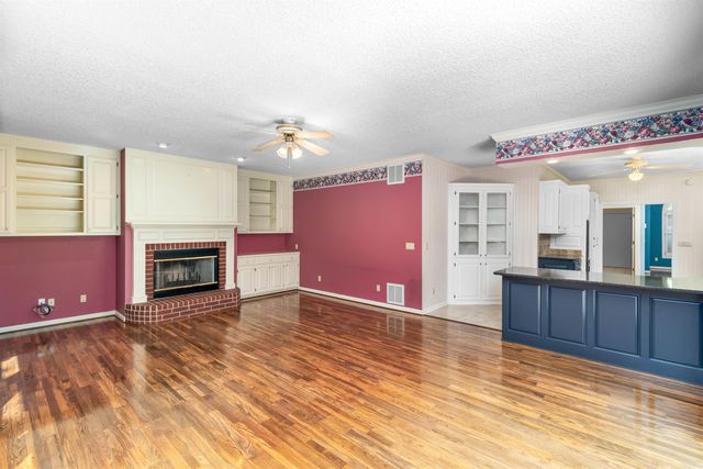 29 Barcelona Way, Hot Springs Village, AR 71909