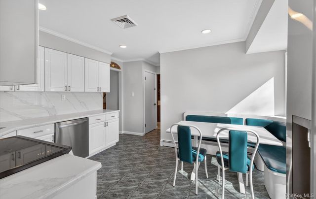 17 Hillcrest Drive A, Glen Head, NY 11545