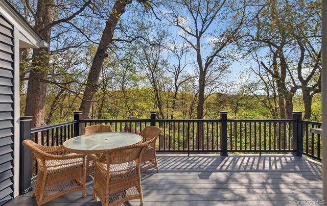 17 Hillcrest Drive A, Glen Head, NY 11545