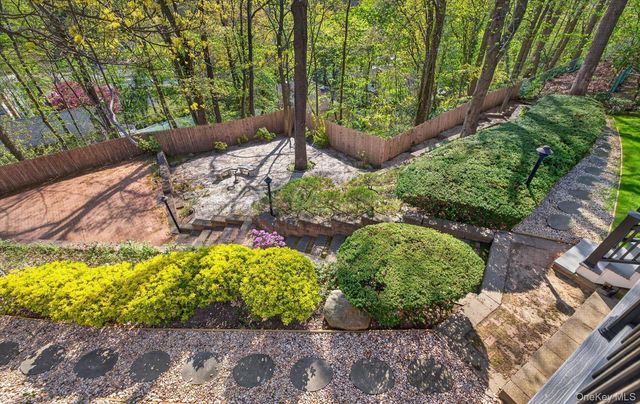 17 Hillcrest Drive A, Glen Head, NY 11545